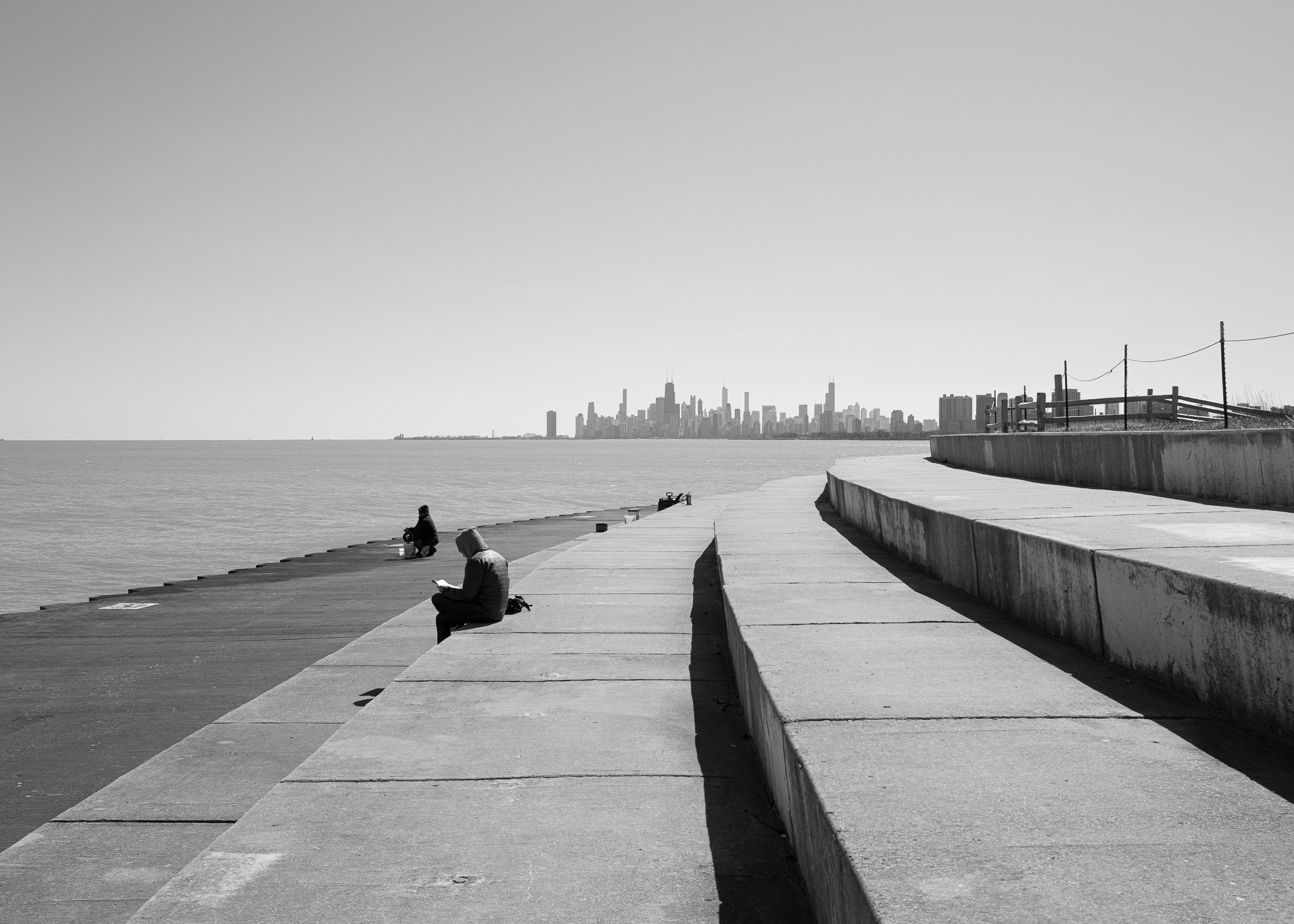 picture of chicago skyline from navy pier